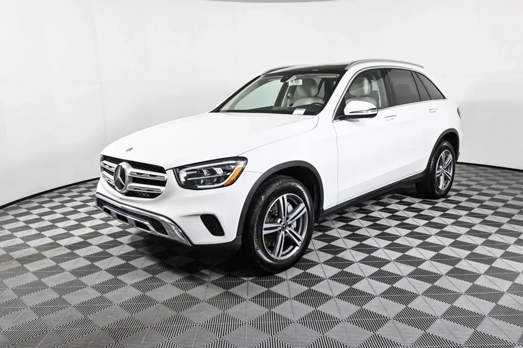 2020 Mercedes Benz GLC 300 photo 1