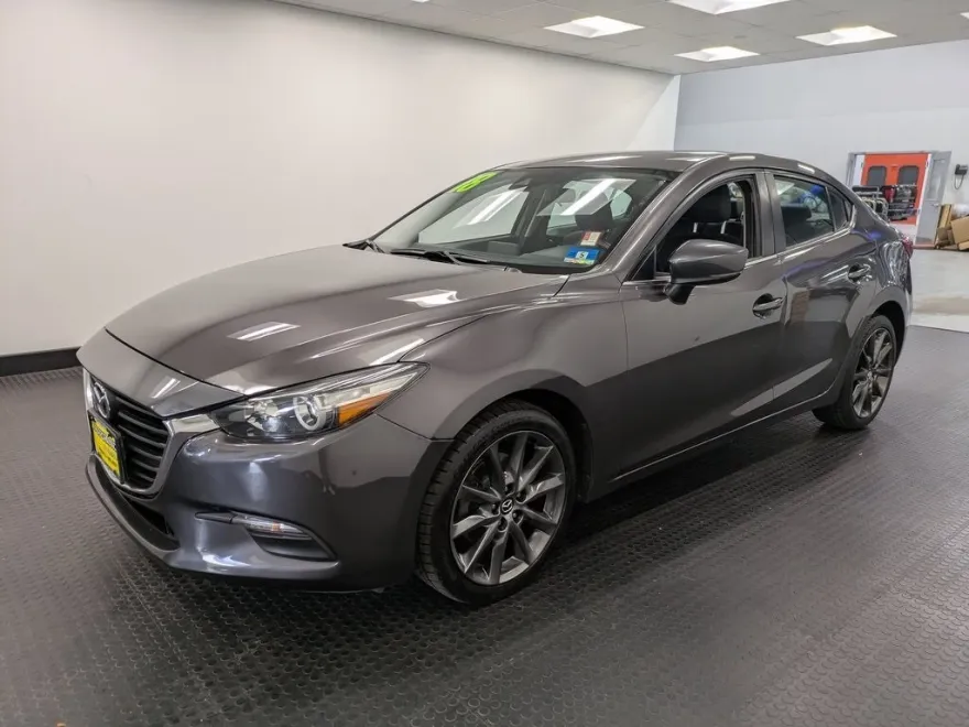 2018 Mazda Mazda3 Touring photo 1