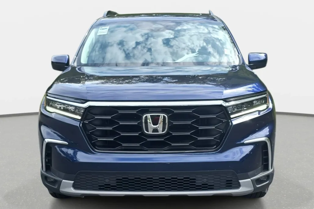 2024 Honda Pilot Touring photo 1
