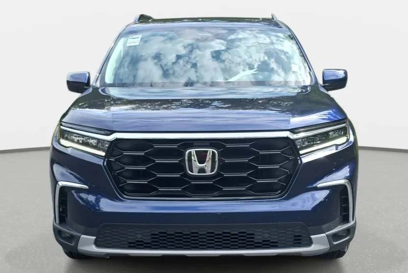 2024 Honda Pilot Touring photo 1