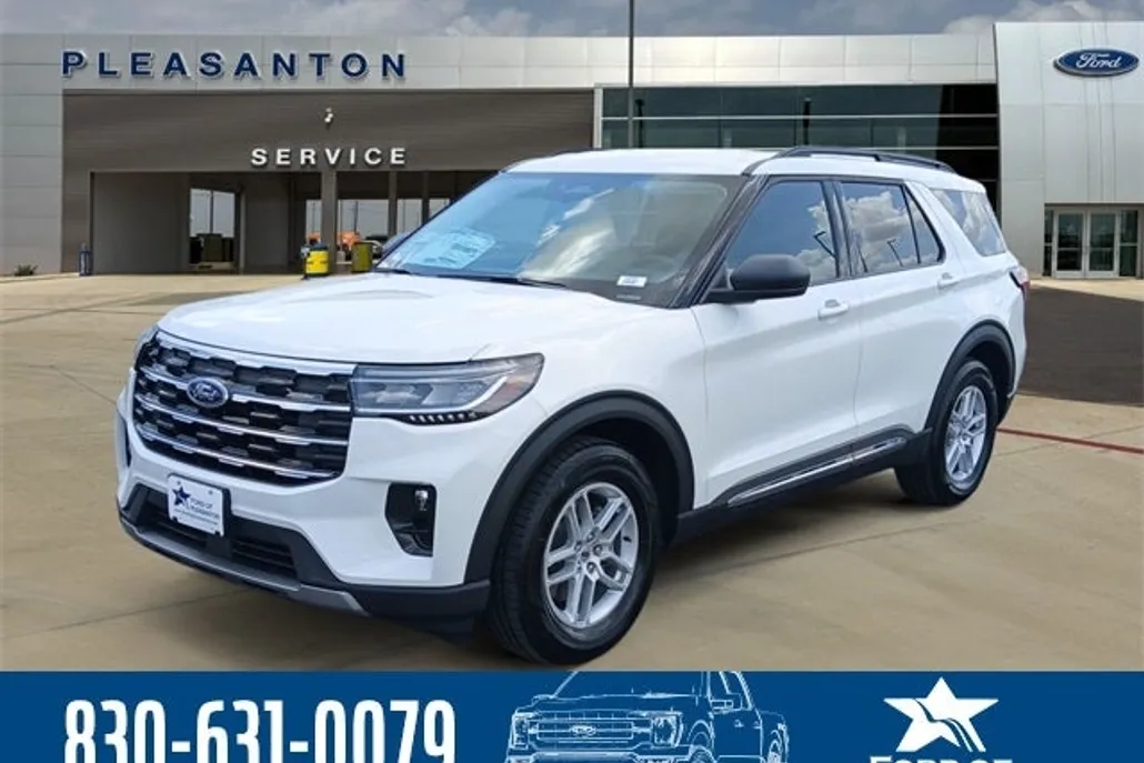 2025 Ford Explorer photo 1