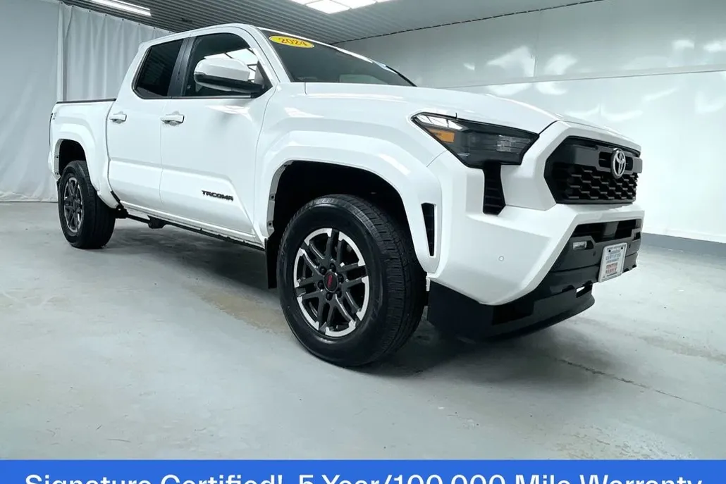 2024 Toyota Tacoma TRD Sport photo 1
