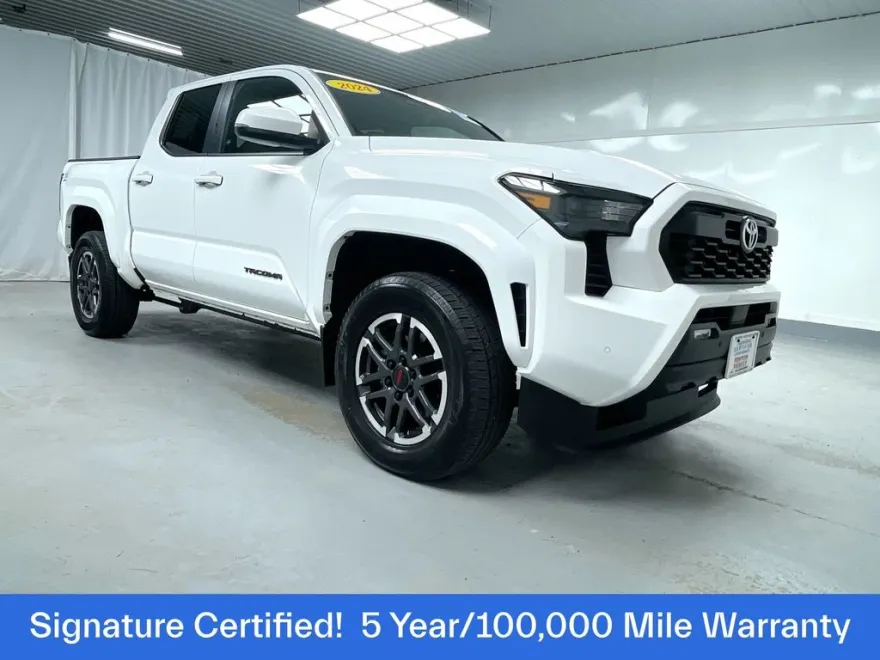 2024 Toyota Tacoma TRD Sport photo 1
