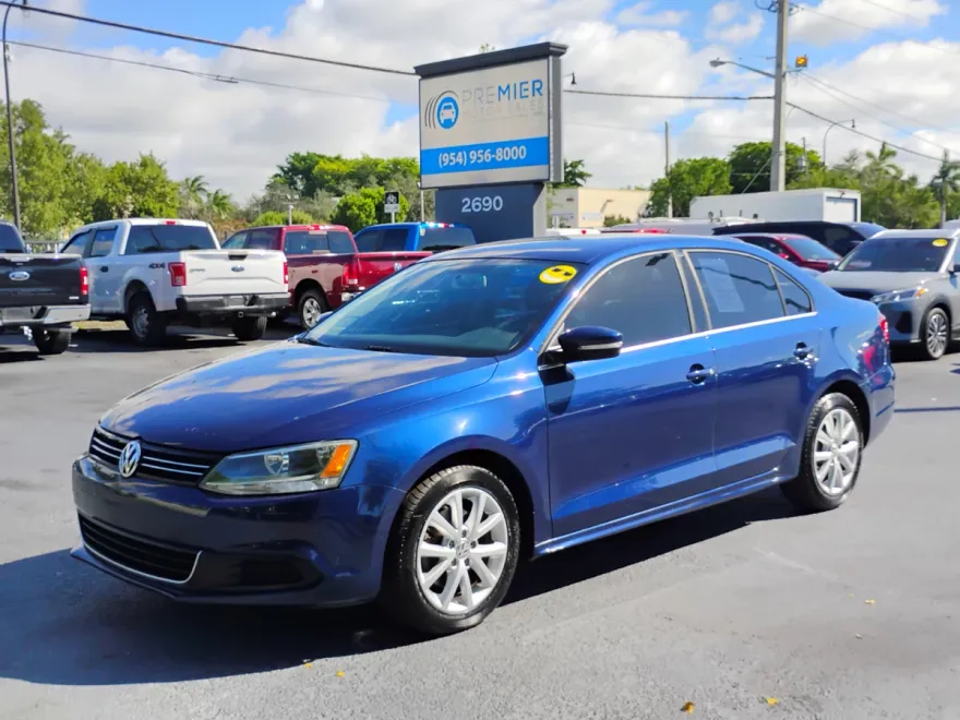 2013 Volkswagen Jetta SE photo 1