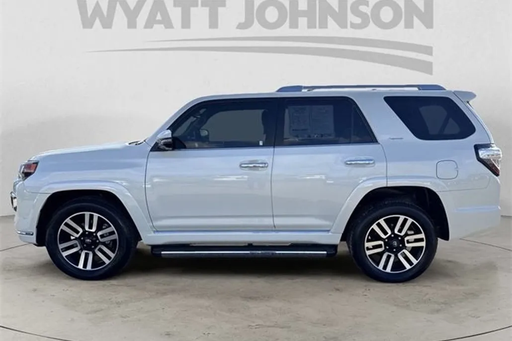 2023 Toyota 4Runner Limited photo 1