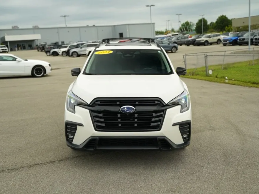 2023 Subaru Ascent Onyx Edition photo 1