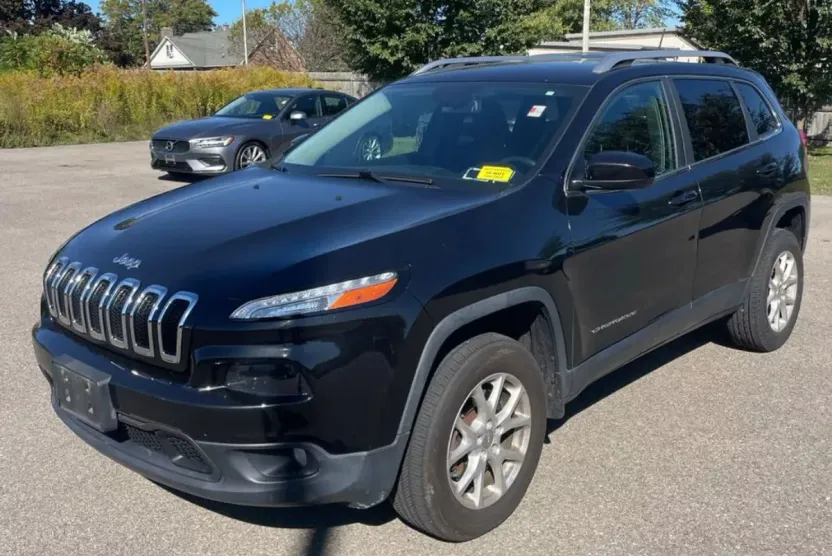 2015 Jeep Cherokee Latitude Sport photo 1