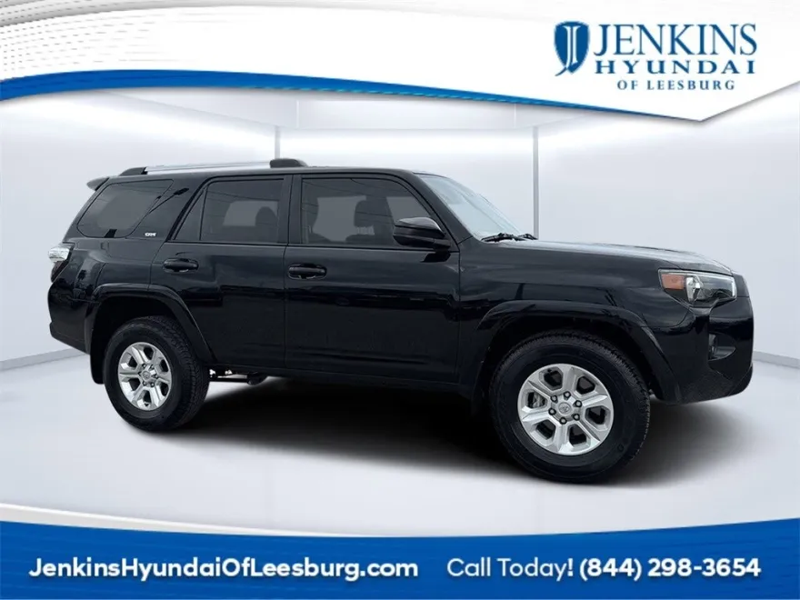 2023 Toyota 4Runner SR5 photo 1