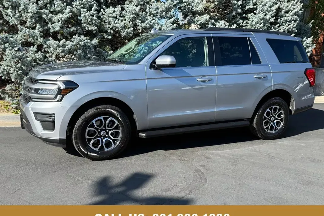 2024 Ford Expedition XLT photo 1