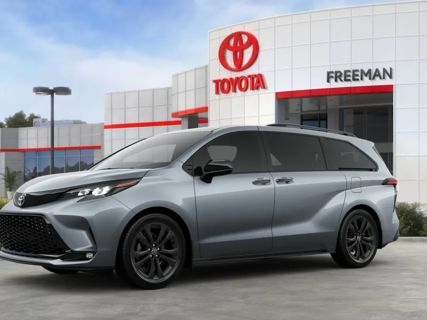 2025 Toyota Sienna XSE photo 1