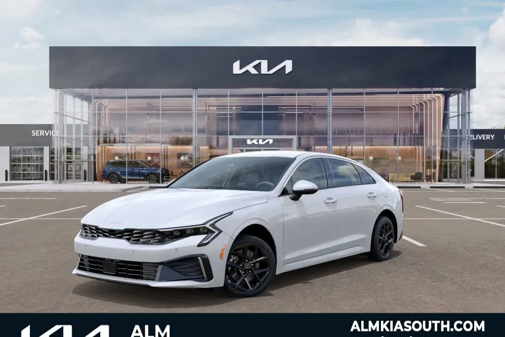 2025 Kia K5 LXS photo 1