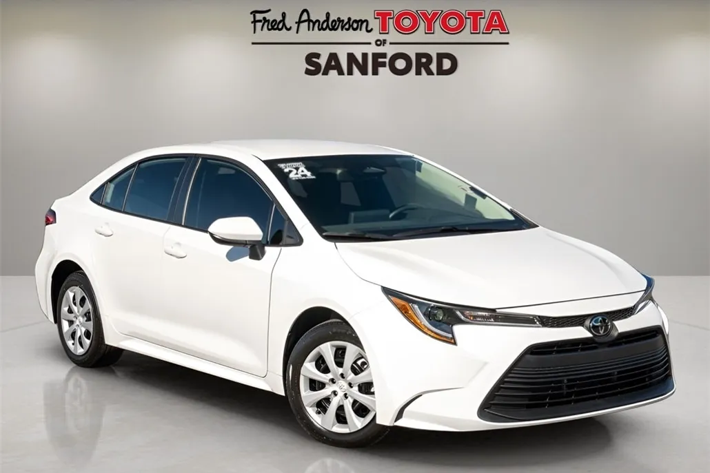 2024 Toyota Corolla LE photo 1