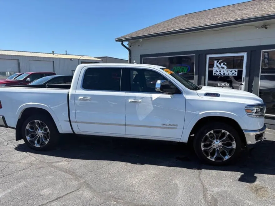 2022 Ram 1500 Limited photo 1