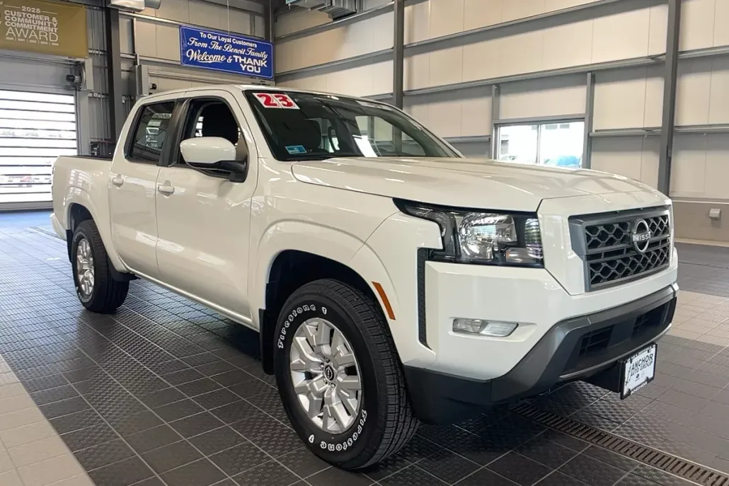2023 Nissan Frontier SV photo 1