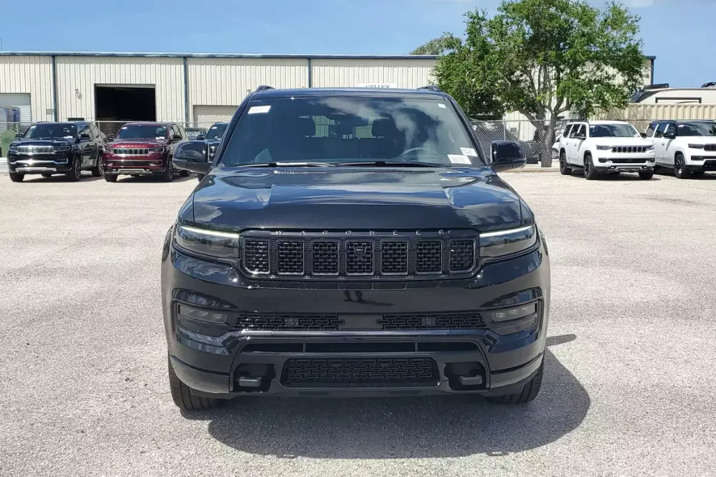 2025 Jeep Wagoneer L II Obsidian photo 1
