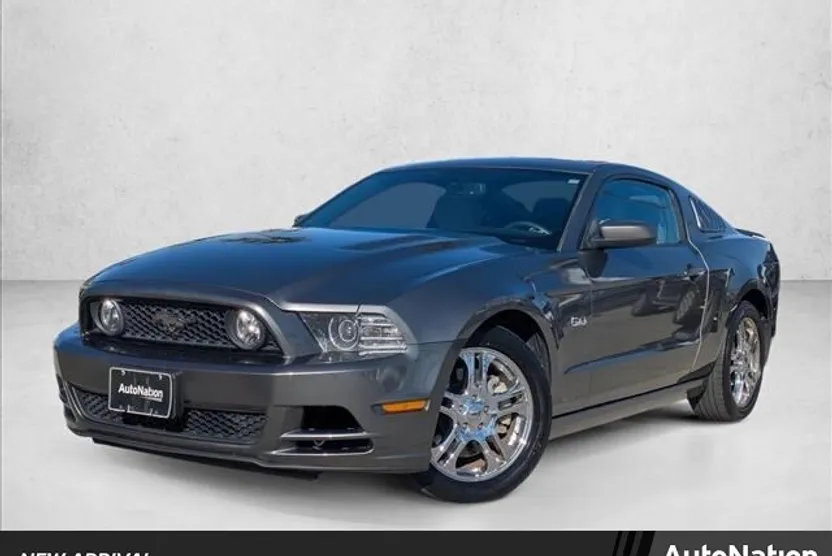 2013 Ford Mustang GT photo 1