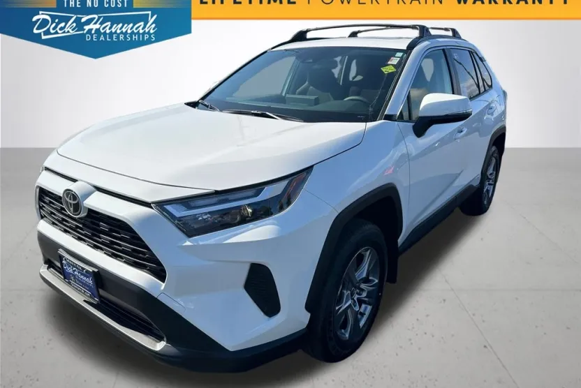 2025 Toyota RAV4 Hybrid XLE photo 1