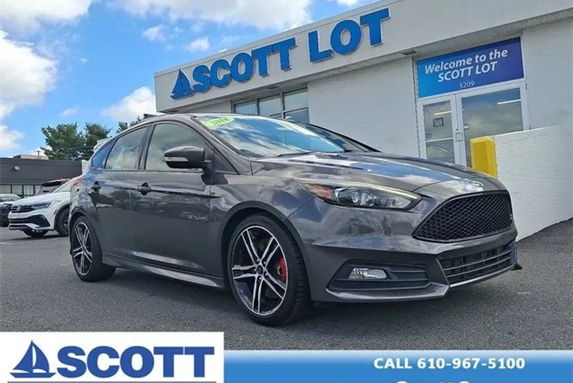 2018 Ford Focus ST photo 1