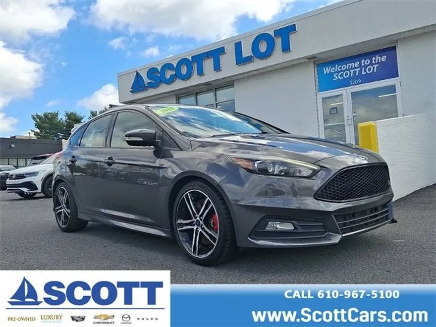 2018 Ford Focus ST photo 1