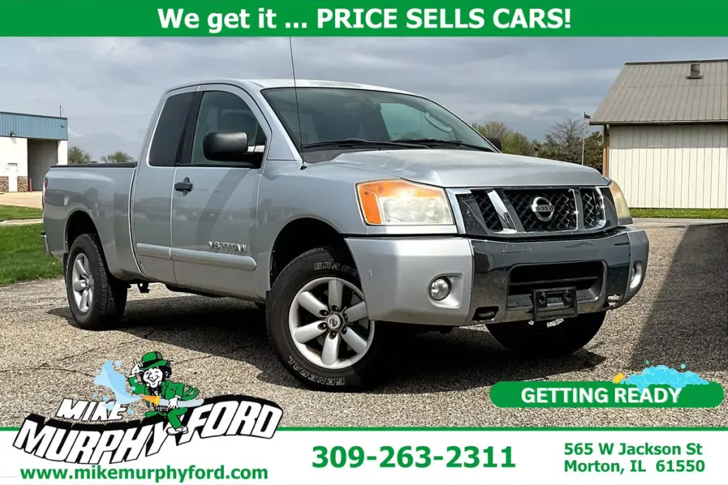 2010 Nissan Titan SE photo 1