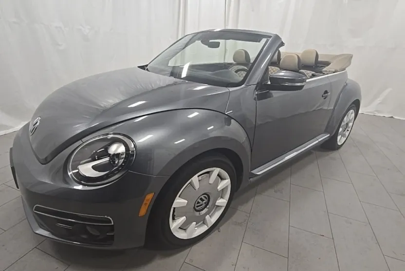 2019 Volkswagen Beetle Convertible Final Edition SEL photo 1