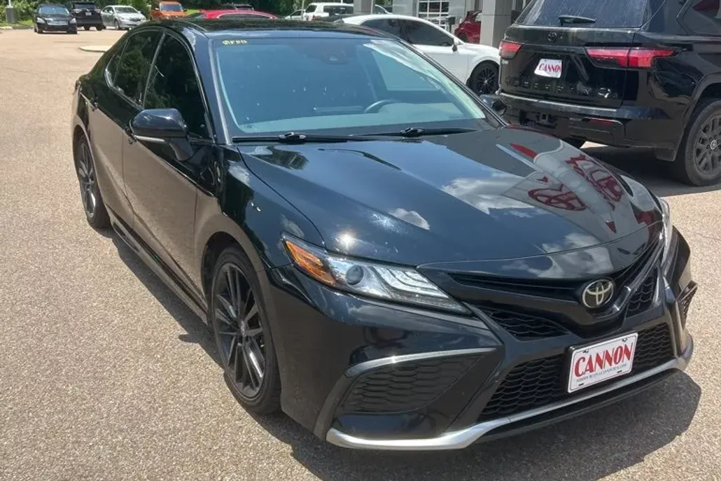 2023 Toyota Camry XSE photo 1