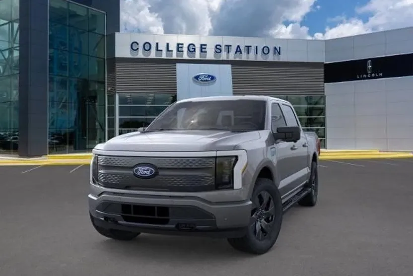 2025 Ford F-150 Lightning photo 1