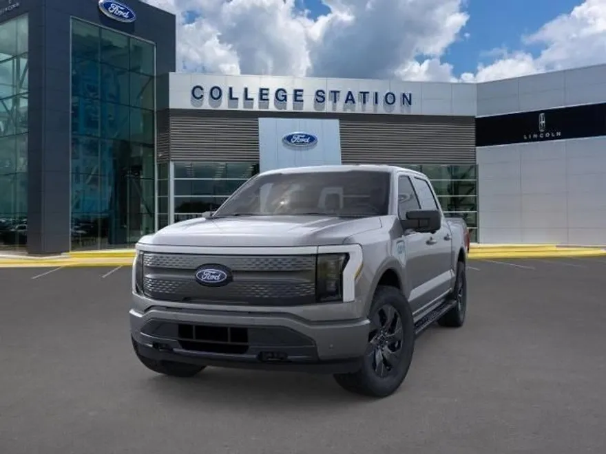 2025 Ford F-150 Lightning photo 1