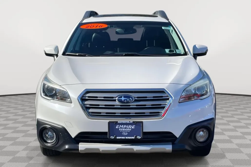 2016 Subaru Outback 3.6R Limited photo 1