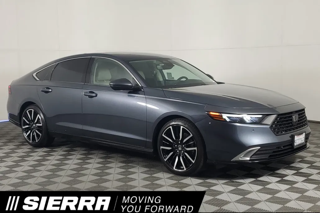 2023 Honda Accord Hybrid Touring photo 1