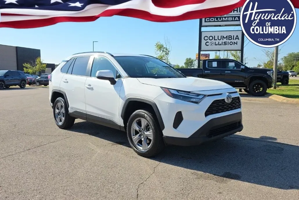 2022 Toyota RAV4 Hybrid XLE photo 1