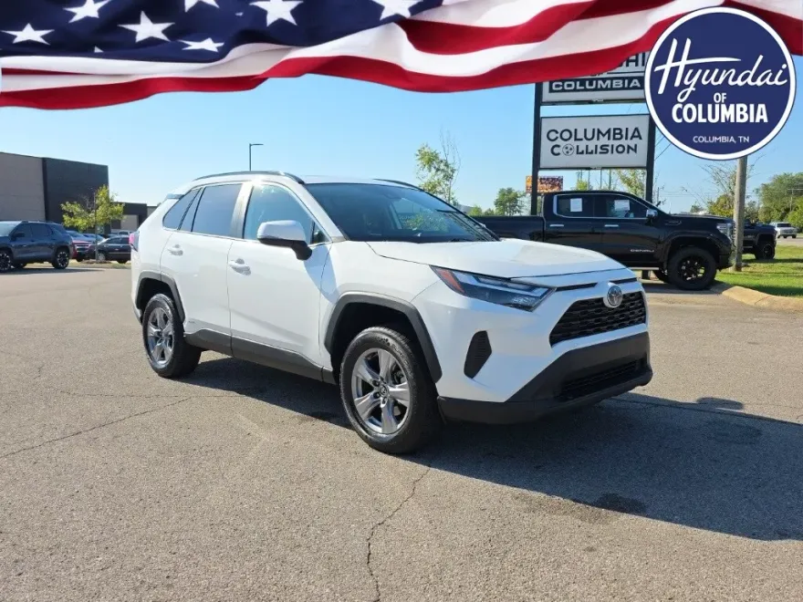 2022 Toyota RAV4 Hybrid XLE photo 1