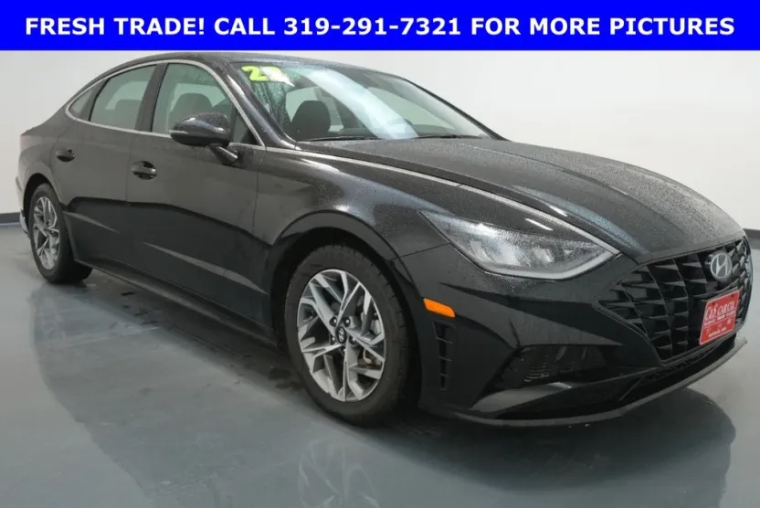 2022 Hyundai Sonata SEL photo 1
