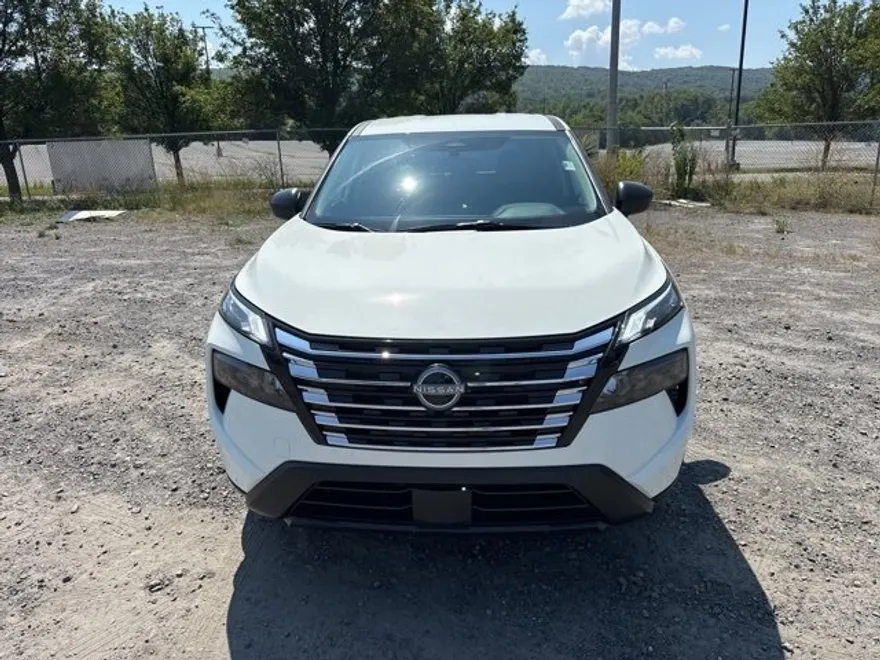 2026 Nissan Rogue S photo 1
