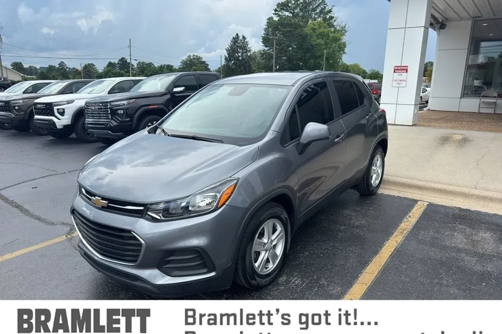 2020 Chevrolet Trax LS photo 1