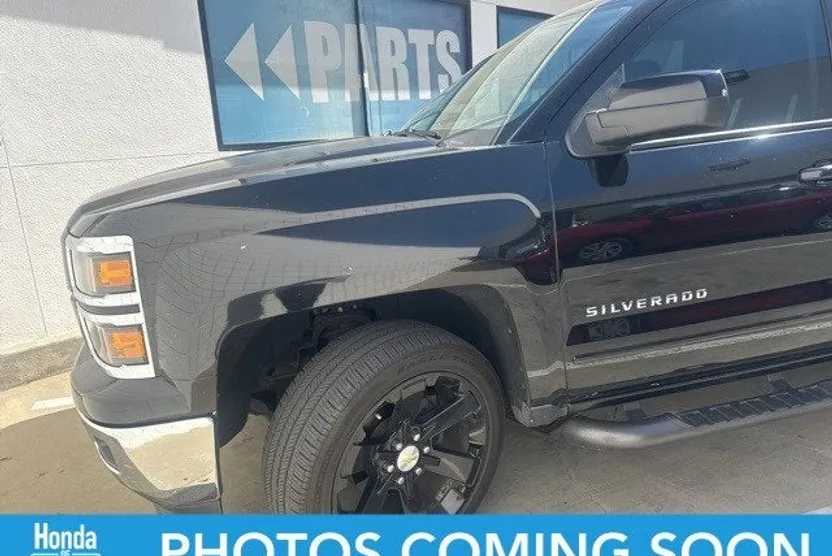 2015 Chevrolet Silverado 1500 LT photo 1