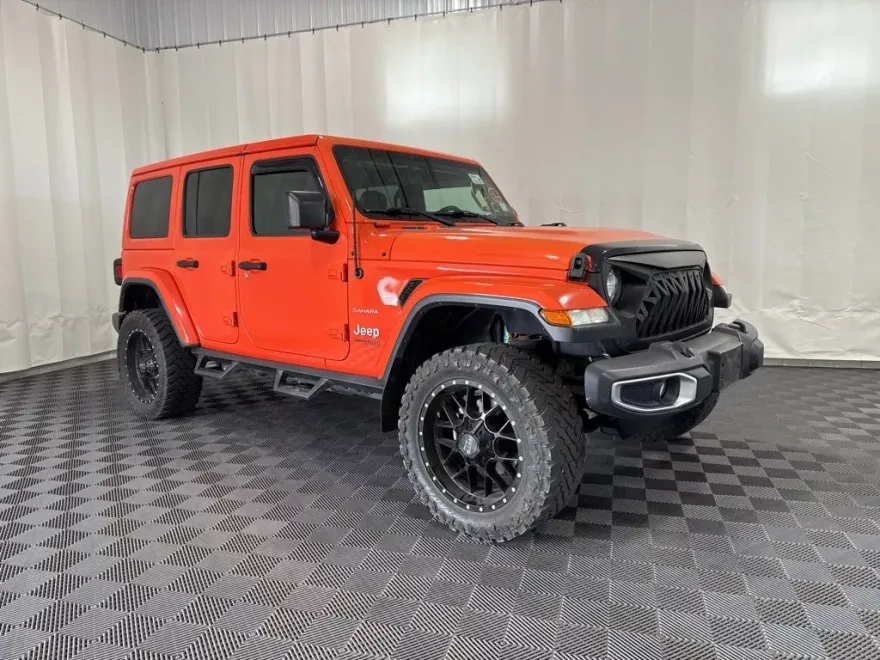 2019 Jeep Wrangler Unlimited Sahara photo 1