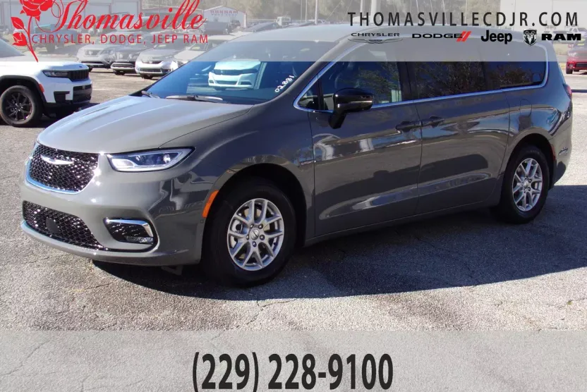 2025 Chrysler Pacifica photo 1