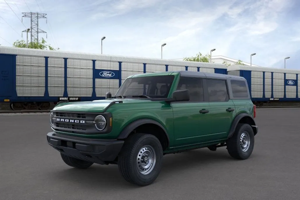 2025 Ford Bronco Base photo 1