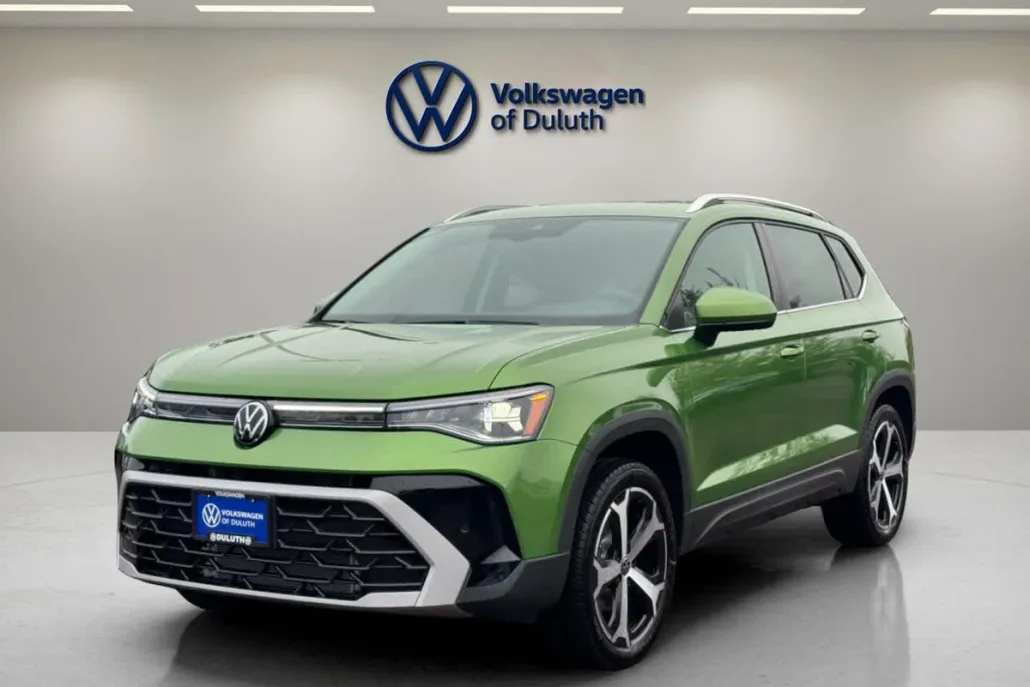 2025 Volkswagen Taos SEL photo 1