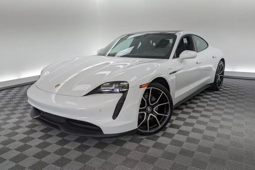 2024 Porsche Taycan photo 1