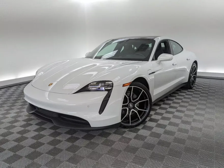 2024 Porsche Taycan photo 1
