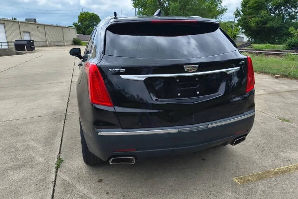 2017 Cadillac XT5 Base photo 1