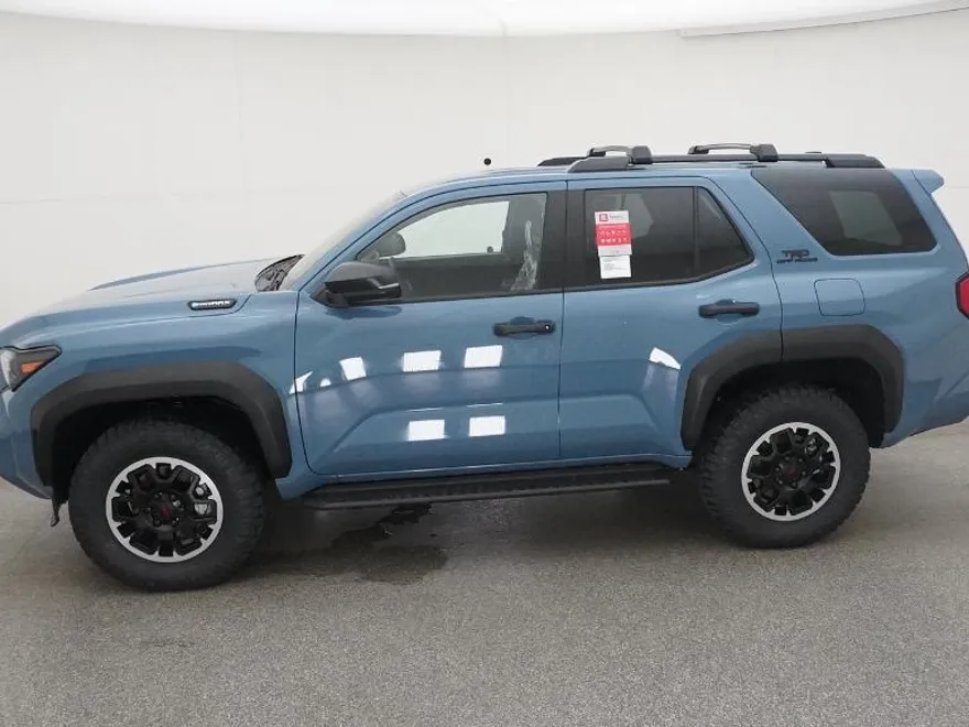 2025 Toyota 4Runner TRD Off-Road photo 1