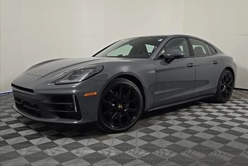 2025 Porsche Panamera 4 photo 1