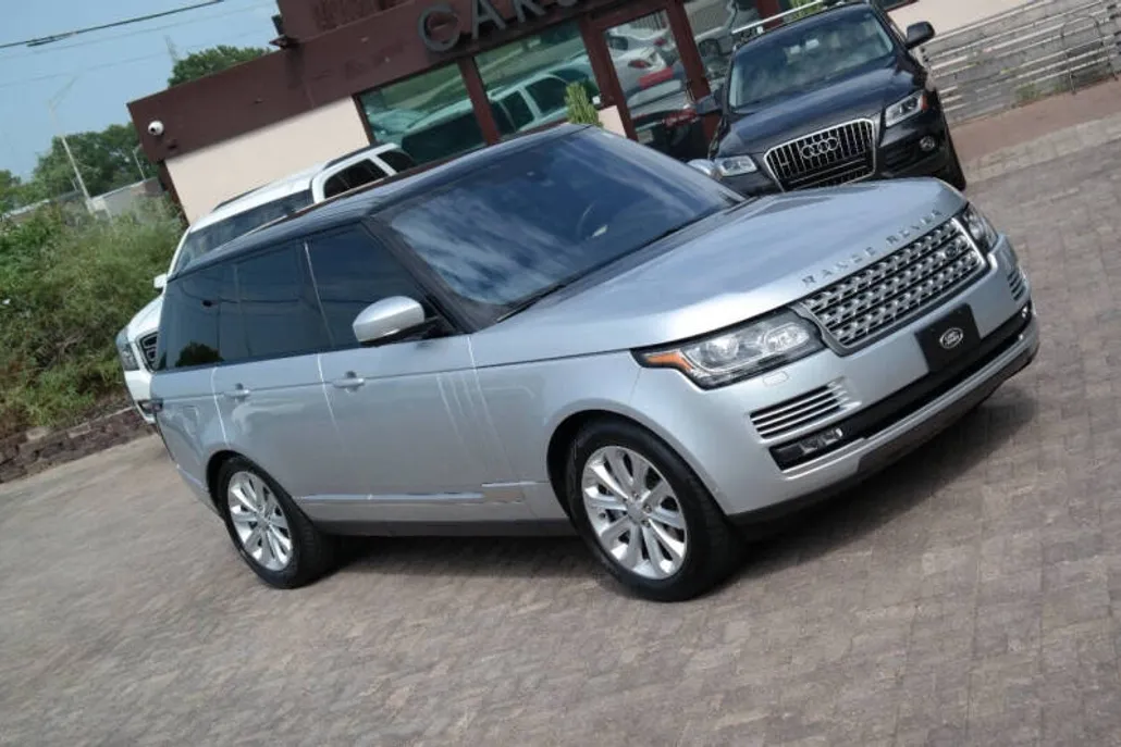 2016 Land Rover Range Rover HSE photo 1