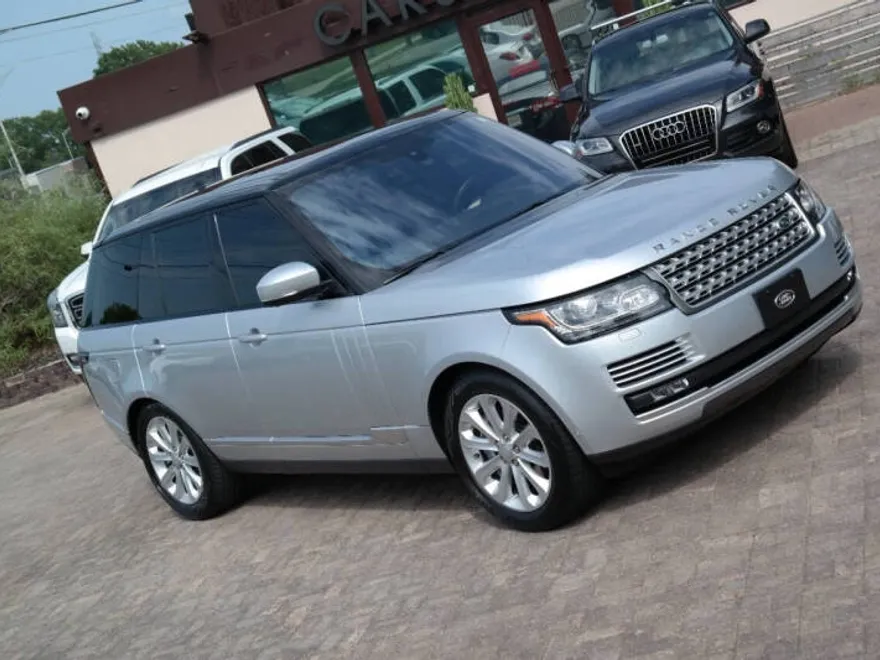 2016 Land Rover Range Rover HSE photo 1