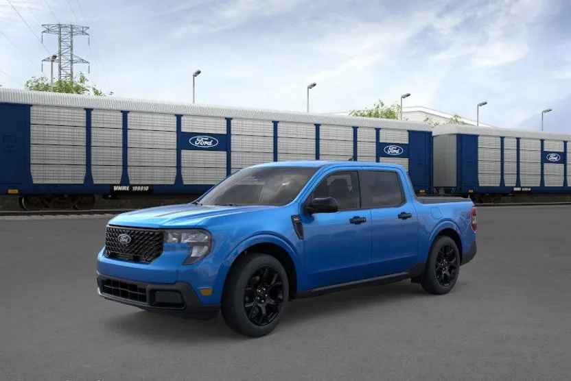 2025 Ford Maverick XLT photo 1