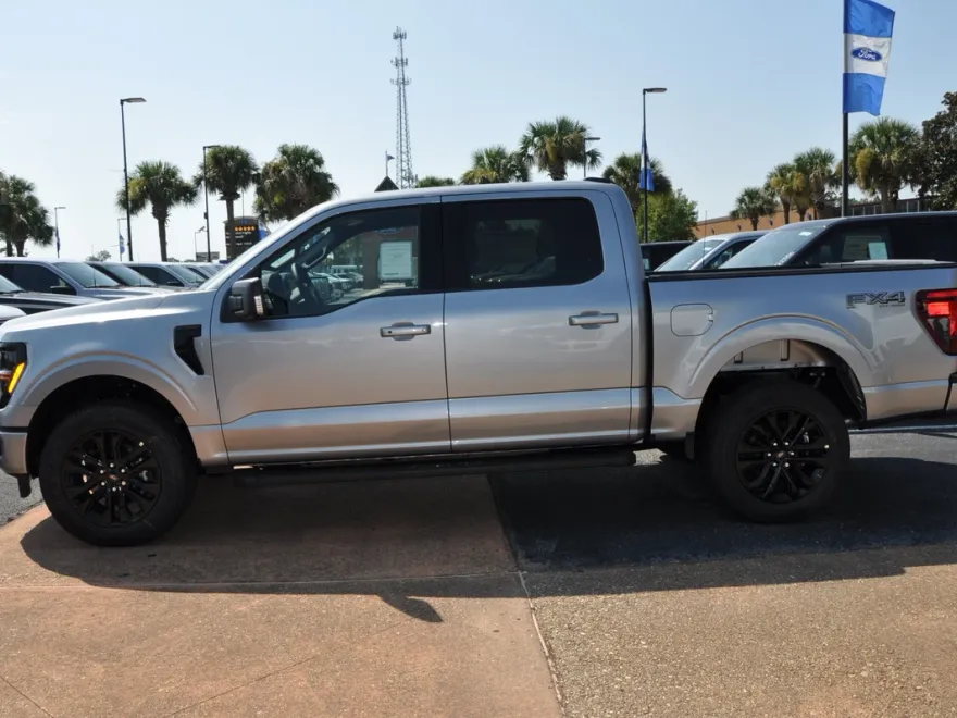 2025 Ford F-150 XLT photo 1
