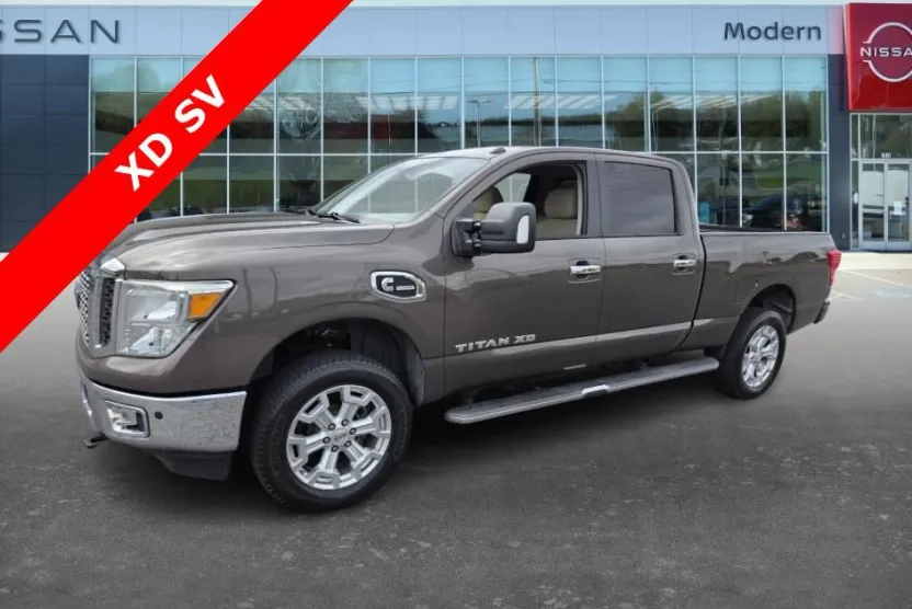 2016 Nissan Titan SV photo 1